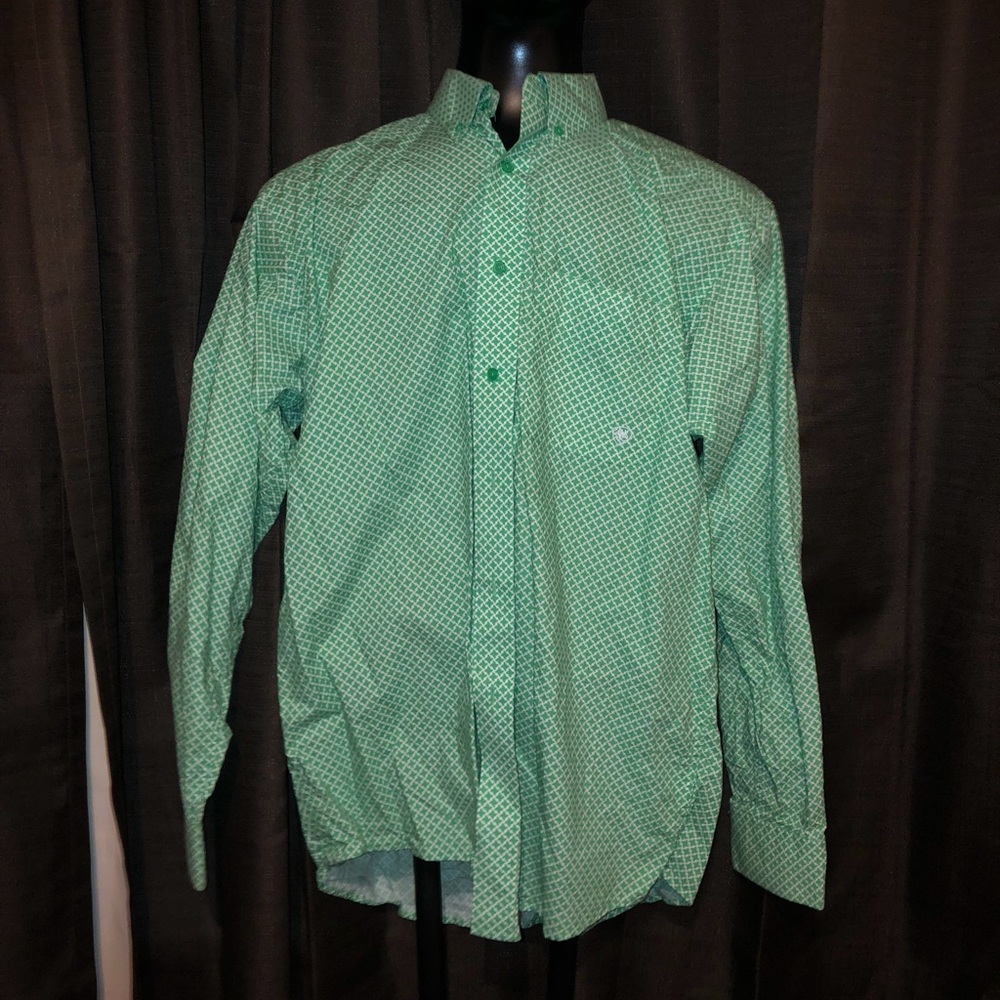 Ariat button up long sleeve shirt L
